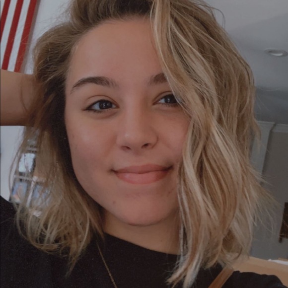 Meet your Posher, Emmy - Picture 1 of 1